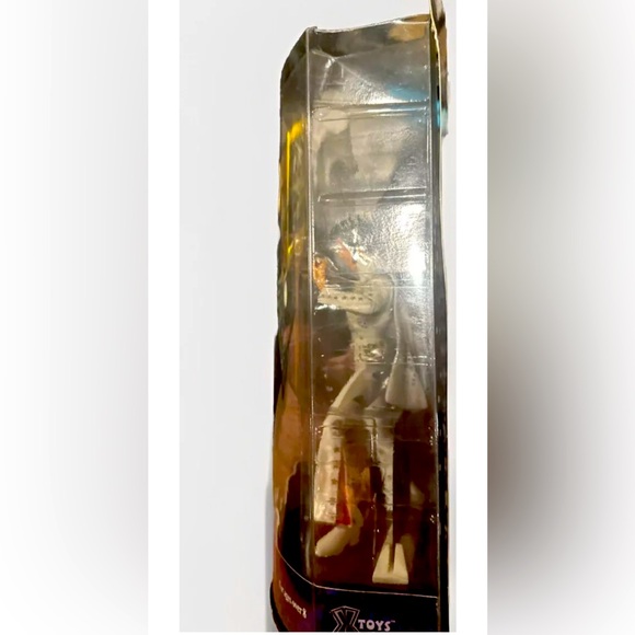 Elvis Presley - Aloha From Hawaii - 6 Inch - 2000 XToys Action Figure - Picture 6 of 6